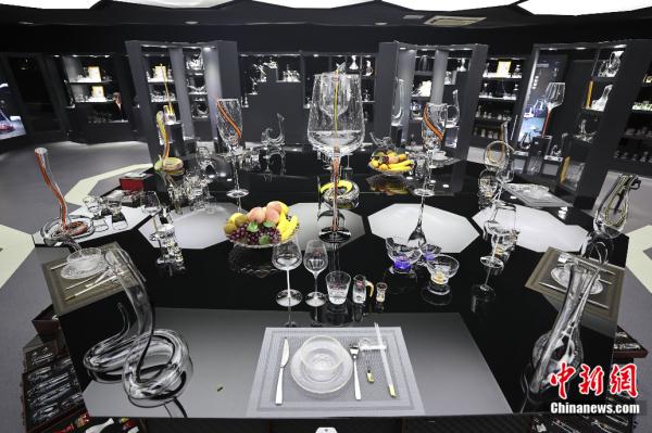 山西这座小城,把玻璃“吹”向全球 山西这座小城,把玻璃“吹”向全球