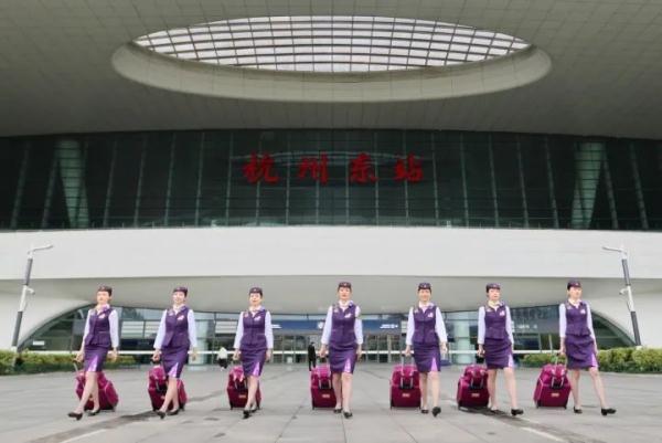 高铁上“哄娃神器”火了！网友：建议全国推广