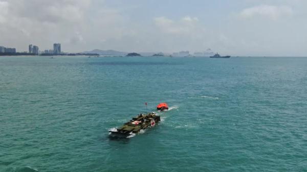 装甲驾驶特级！这个女兵真不简单