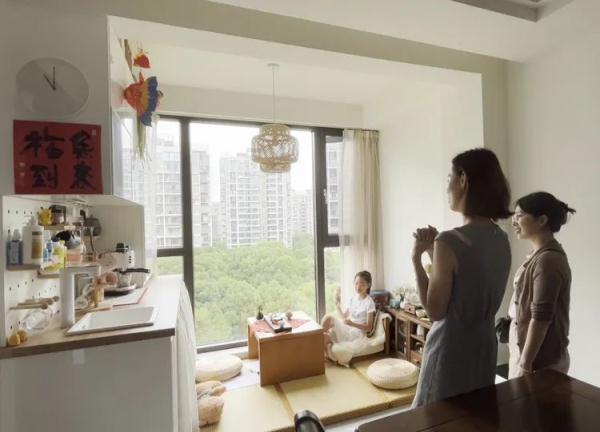 敲掉移门阳台变茶室!氛围感拉满 敲掉移门阳台变茶室!氛围感拉满