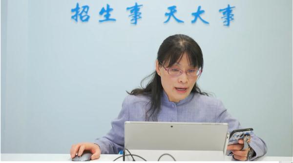 用甲骨文怎么写情书？这些大学冷门专业获百万点赞