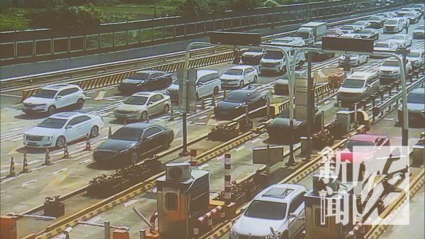 又见猪肝红!这些列车全部满员!上海始发车票只剩零星几张… 又见猪肝红!这些列车全部满员!上海始发车票只剩零星几张…