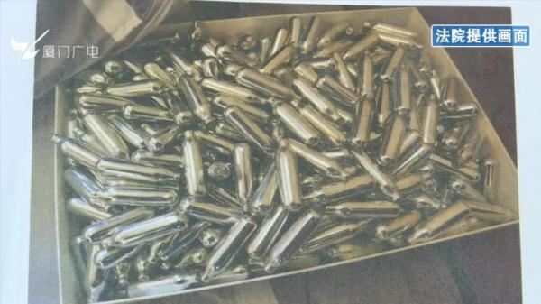 判了！男子朋友圈卖“笑气”，获利8万多元