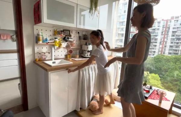 敲掉移门阳台变茶室!氛围感拉满 敲掉移门阳台变茶室!氛围感拉满