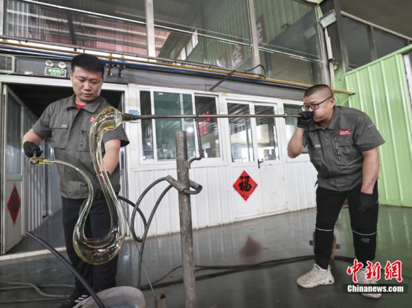 山西这座小城,把玻璃“吹”向全球 山西这座小城,把玻璃“吹”向全球