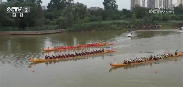 汨罗江畔传承龙舟文化 顺应需求创新工艺让龙舟产业迎来新机遇 汨罗江畔传承龙舟文化 顺应需求创新工艺让龙舟产业迎来新机遇