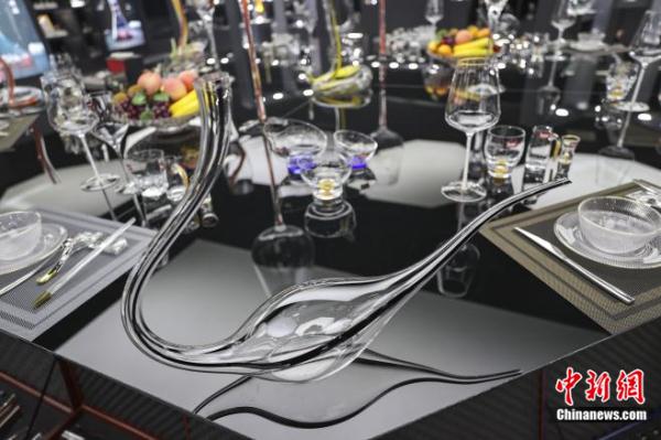 山西这座小城,把玻璃“吹”向全球 山西这座小城,把玻璃“吹”向全球