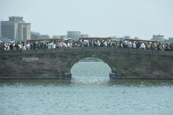 出行人数或为5年来最高!端午出游热度攀升→ 出行人数或为5年来最高!端午出游热度攀升→