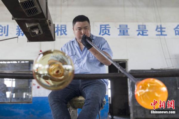 山西这座小城,把玻璃“吹”向全球 山西这座小城,把玻璃“吹”向全球