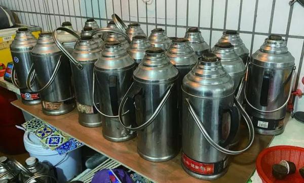 20年只涨1元!台州这家店最近生意很火爆,每天都有人排队去买 20年只涨1元!台州这家店最近生意很火爆,每天都有人排队去买