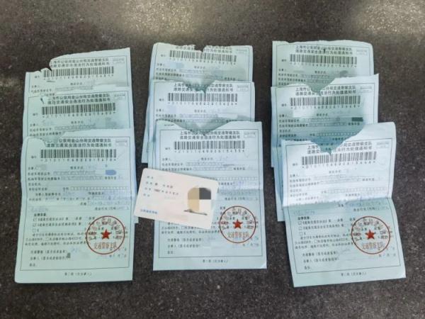 挂着临时牌照连闯九个红灯，要扣多少分？