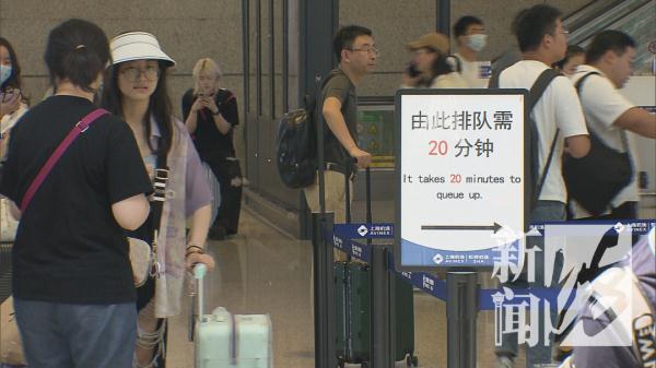 又见猪肝红!这些列车全部满员!上海始发车票只剩零星几张… 又见猪肝红!这些列车全部满员!上海始发车票只剩零星几张…