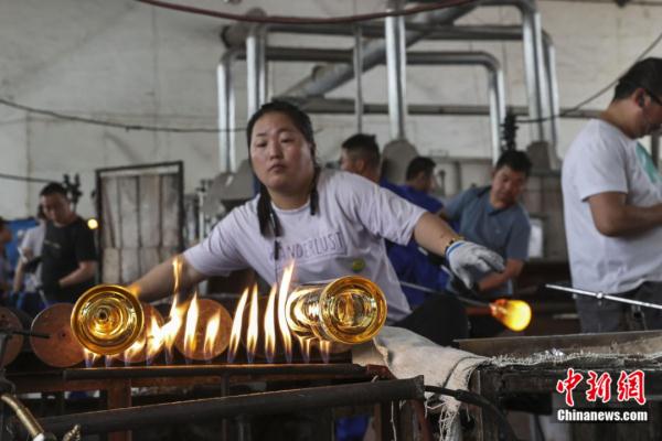 山西这座小城,把玻璃“吹”向全球 山西这座小城,把玻璃“吹”向全球