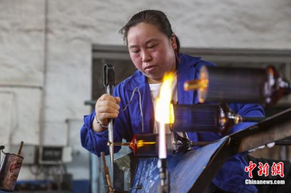 山西这座小城,把玻璃“吹”向全球 山西这座小城,把玻璃“吹”向全球