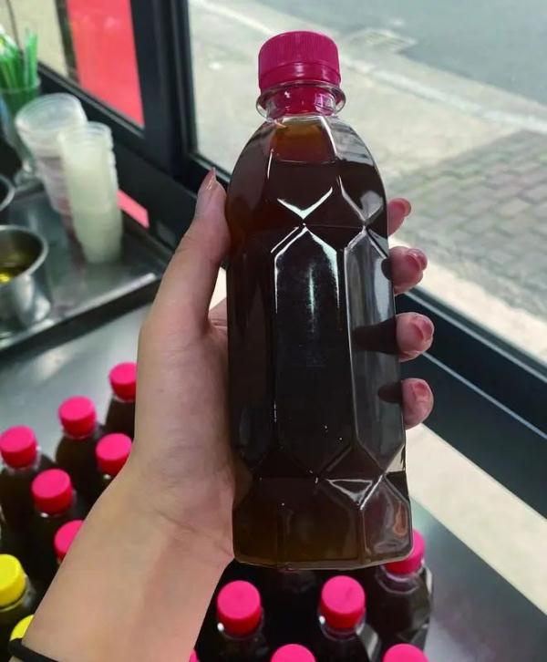 20年只涨1元!台州这家店最近生意很火爆,每天都有人排队去买 20年只涨1元!台州这家店最近生意很火爆,每天都有人排队去买