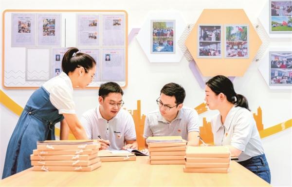 中央纪委国家监委：严查“人情往来”背后腐败