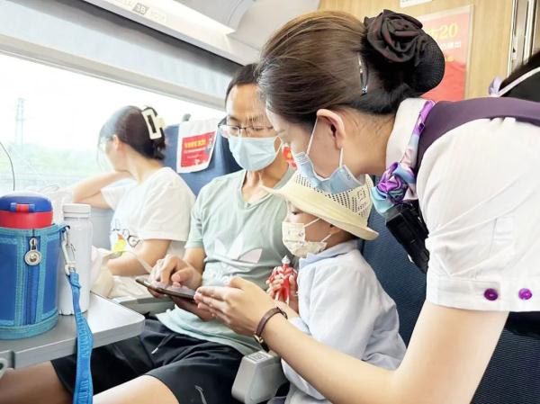 【最新】增开186趟旅客列车!长三角铁路预计今日发送旅客340万人次 【最新】增开186趟旅客列车!长三角铁路预计今日发送旅客340万人次