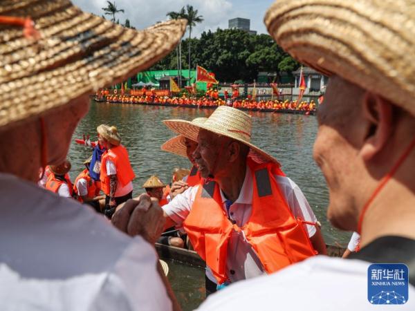 新华全媒+丨岭南端午龙舟三部曲之“乡情”:一湾水 两条船 广佛双城延续五百年的乡情 新华全媒+丨岭南端午龙舟三部曲之“乡情”:一湾水 两条船 广佛双城延续五百年的乡情