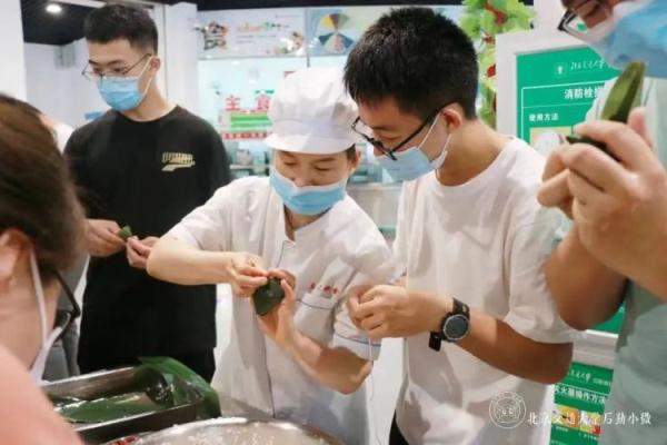 可咸可甜！这些高校上新，一起“粽”享美味