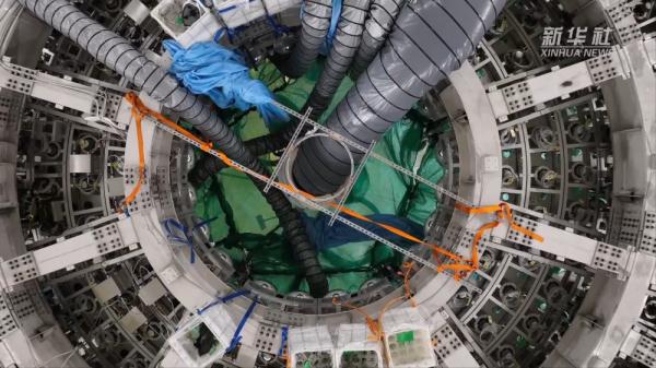 探秘中微子 直击地下700米的大科学装置