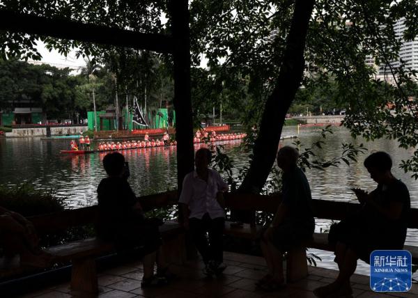 新华全媒+丨岭南端午龙舟三部曲之“乡情”:一湾水 两条船 广佛双城延续五百年的乡情 新华全媒+丨岭南端午龙舟三部曲之“乡情”:一湾水 两条船 广佛双城延续五百年的乡情