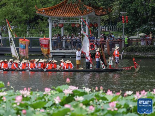 新华全媒+丨岭南端午龙舟三部曲之“乡情”:一湾水 两条船 广佛双城延续五百年的乡情 新华全媒+丨岭南端午龙舟三部曲之“乡情”:一湾水 两条船 广佛双城延续五百年的乡情