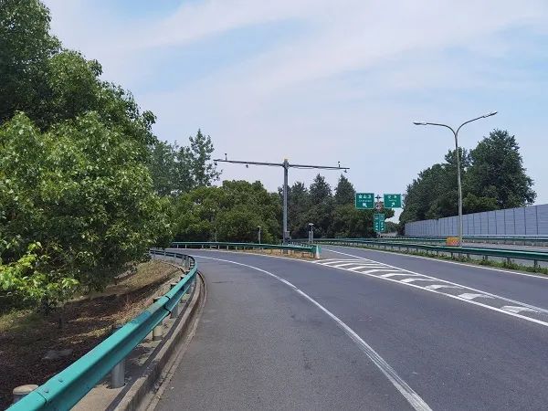 上海启动高速公路收费站CPC卡预计费系统试点，缩短车道交易时间
