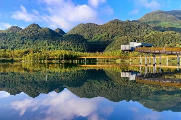 想体验15℃的夏天？来坐这条“避暑高铁”