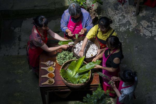 各地多彩民俗迎端午