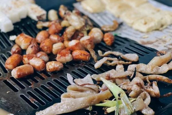 想体验15℃的夏天？来坐这条“避暑高铁”