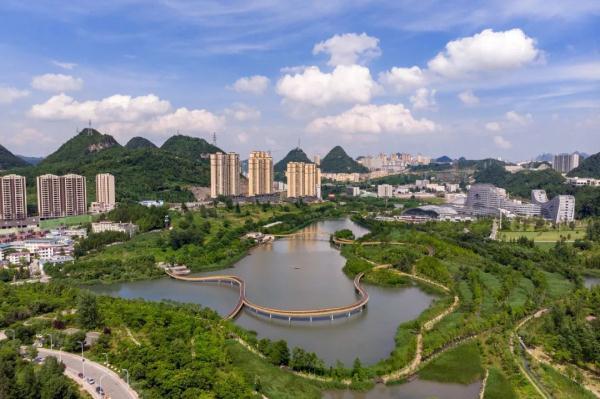 想体验15℃的夏天？来坐这条“避暑高铁”