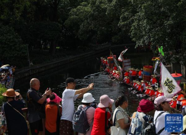 新华全媒+丨岭南端午龙舟三部曲之“乡情”:一湾水 两条船 广佛双城延续五百年的乡情 新华全媒+丨岭南端午龙舟三部曲之“乡情”:一湾水 两条船 广佛双城延续五百年的乡情