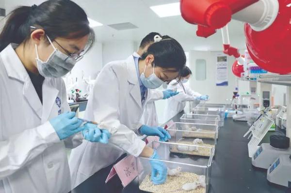 毒品实验室，是他们的战场！