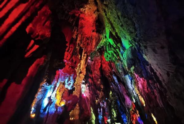 想体验15℃的夏天？来坐这条“避暑高铁”