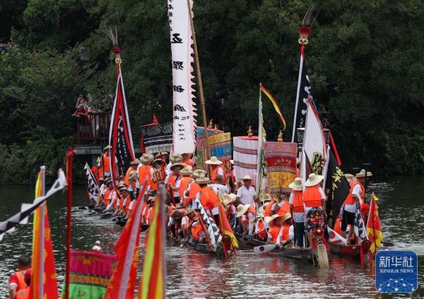 新华全媒+丨岭南端午龙舟三部曲之“乡情”:一湾水 两条船 广佛双城延续五百年的乡情 新华全媒+丨岭南端午龙舟三部曲之“乡情”:一湾水 两条船 广佛双城延续五百年的乡情