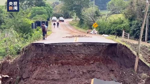 巴西南部多地遭遇强降雨 救援工作展开 恢复基建尚需时日