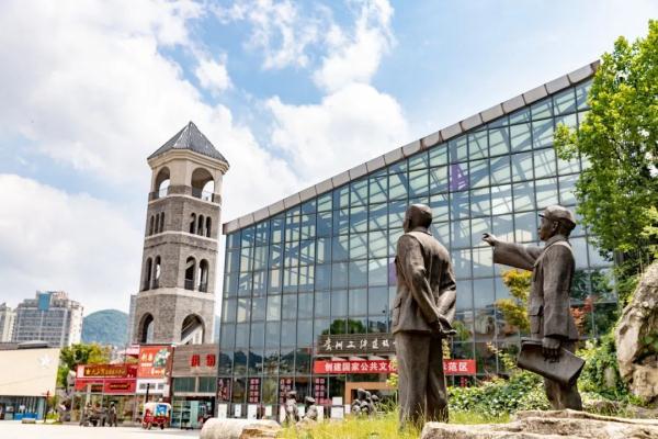 想体验15℃的夏天？来坐这条“避暑高铁”