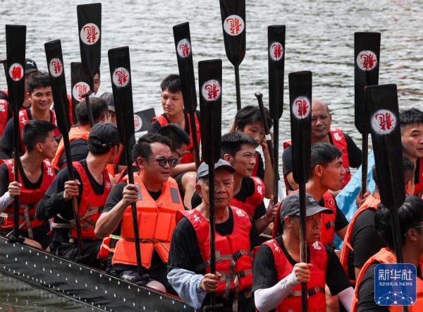 新华全媒+丨岭南端午龙舟三部曲之“乡情”:一湾水 两条船 广佛双城延续五百年的乡情 新华全媒+丨岭南端午龙舟三部曲之“乡情”:一湾水 两条船 广佛双城延续五百年的乡情