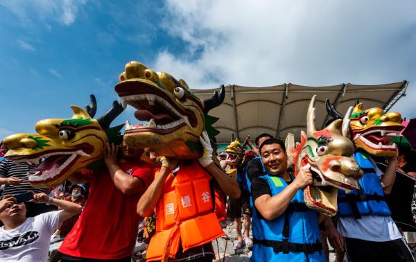 挥桨竞渡气象新——端午话龙舟 挥桨竞渡气象新——端午话龙舟