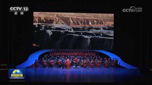 游园赏景品民俗 多姿多彩过端午