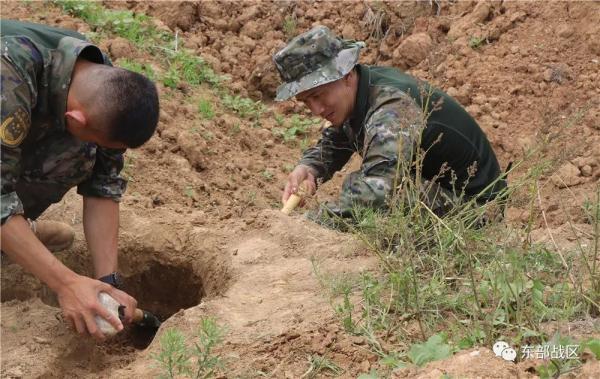 关注｜20公里战斗体能拉练，开拔！