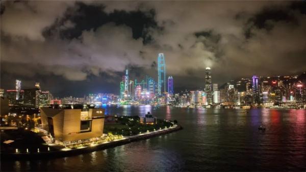 “紫荆花之夜”端午大型无人机灯光秀活动在港举行