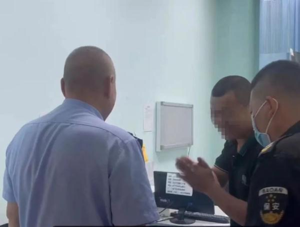 “手臂被机器割断，急需转院手术……”哈尔滨交警紧急护送断臂男子就医