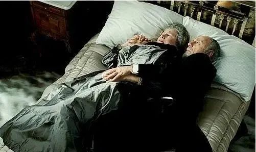 美国“泰坦”号深海潜水器或发生内爆，5名乘员全部遇难