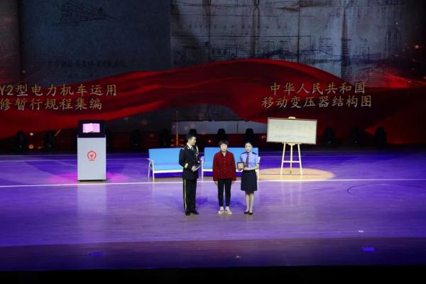 中国第一批电力机车女司机从这里诞生! 中国第一批电力机车女司机从这里诞生!