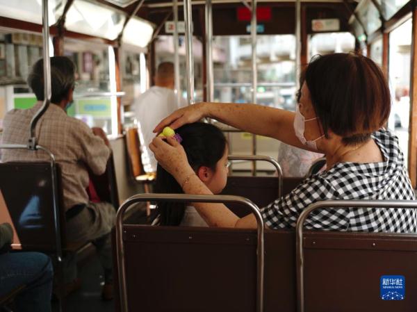 百年香港电车：流动的“城市名片”