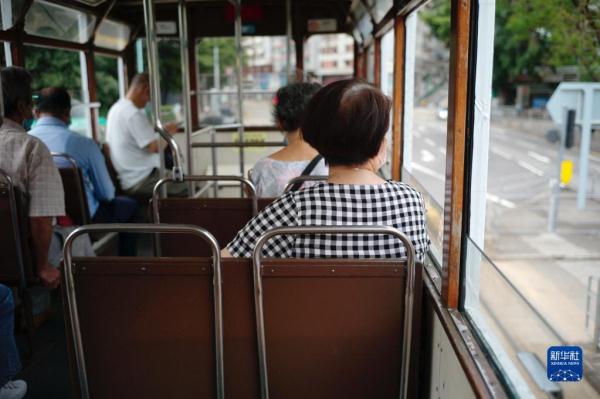 百年香港电车：流动的“城市名片”