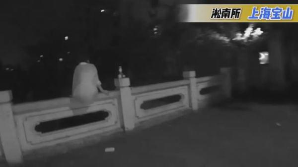 “警”急瞬间 ! 民警勇救轻生女子