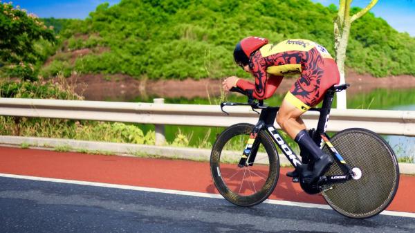 追光｜赏千岛湖美景的绝佳方式？在亚运赛道来一场骑行