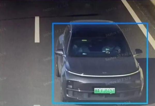 冲上热搜!高速上救助受伤婴儿的“山东大哥”找到了 冲上热搜!高速上救助受伤婴儿的“山东大哥”找到了